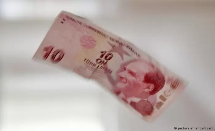 Τουρκία: Νέα πτώση της λίρας μετά το 