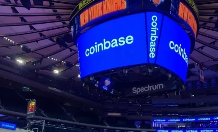 Coinbase: Κόβει θέσεις εργασίας και επενδύει στην AI