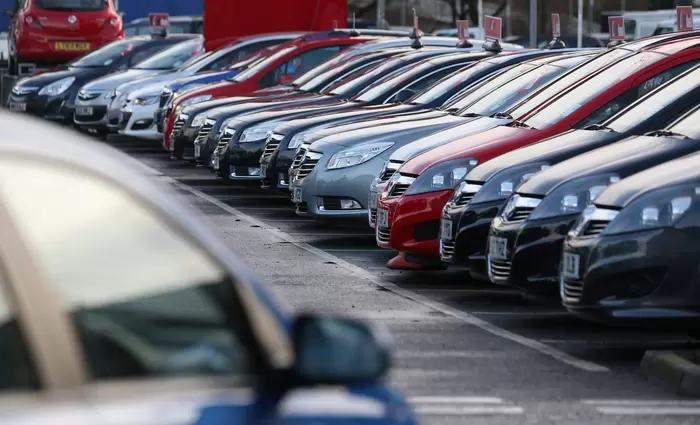 ΗΠΑ: Προχωρούν τα σχέδιά τους για δασμούς 25% στα αυτοκίνητα της ΕΕ