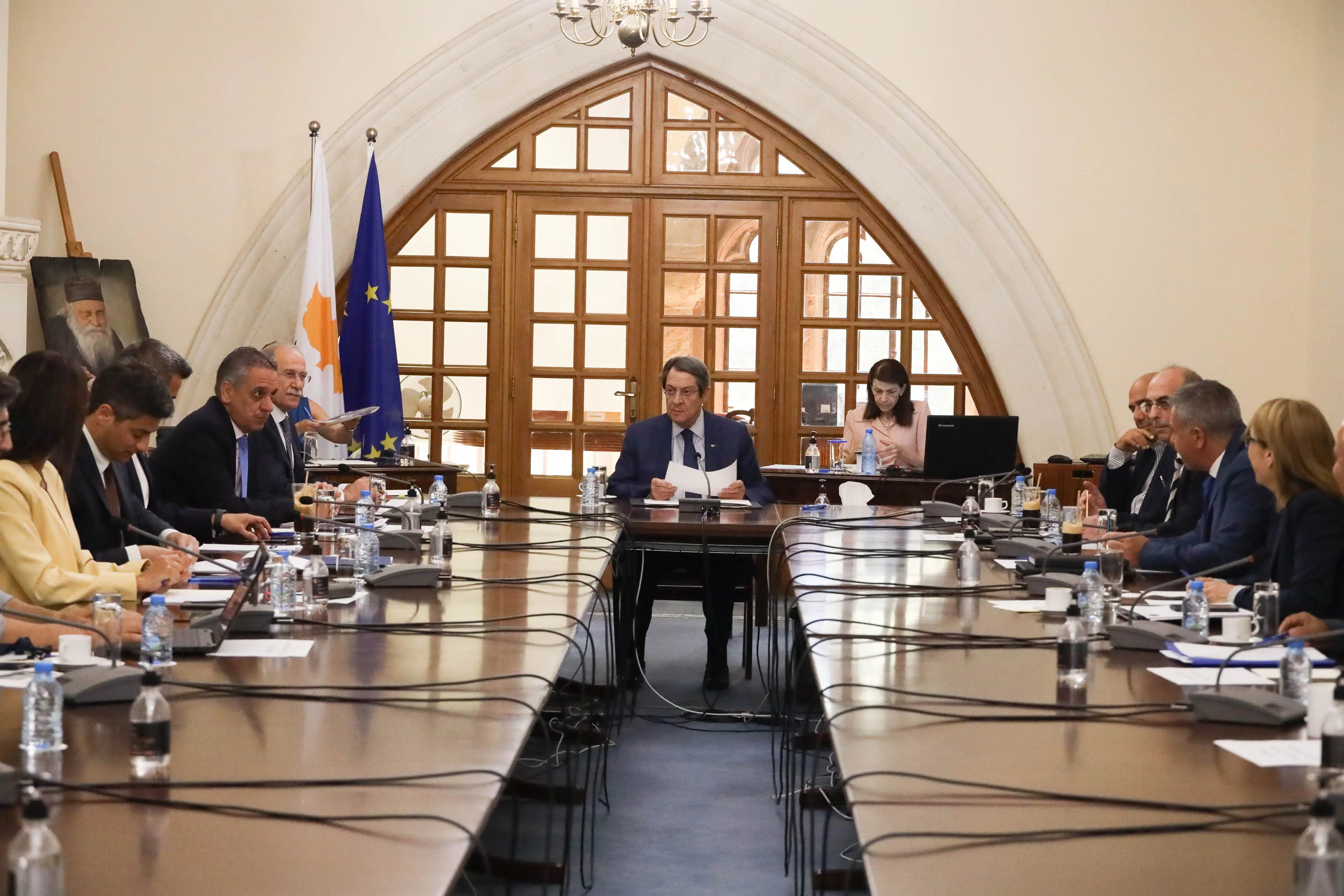 Μακρύς προβλέπεται ο δρόμος για τον κατώτατο (Βίντεο)