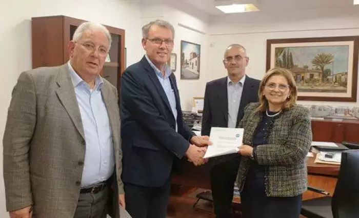 Λακατάμια: Έπεσαν οι υπογραφές για αλλαγή 6.500 λαμπτήρων σε LED