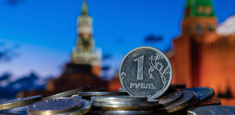 Η οικονομία της Ρωσίας βρίσκεται ένα βήμα πριν την κρίση, τονίζουν οι αναλυτές (πίνακες)