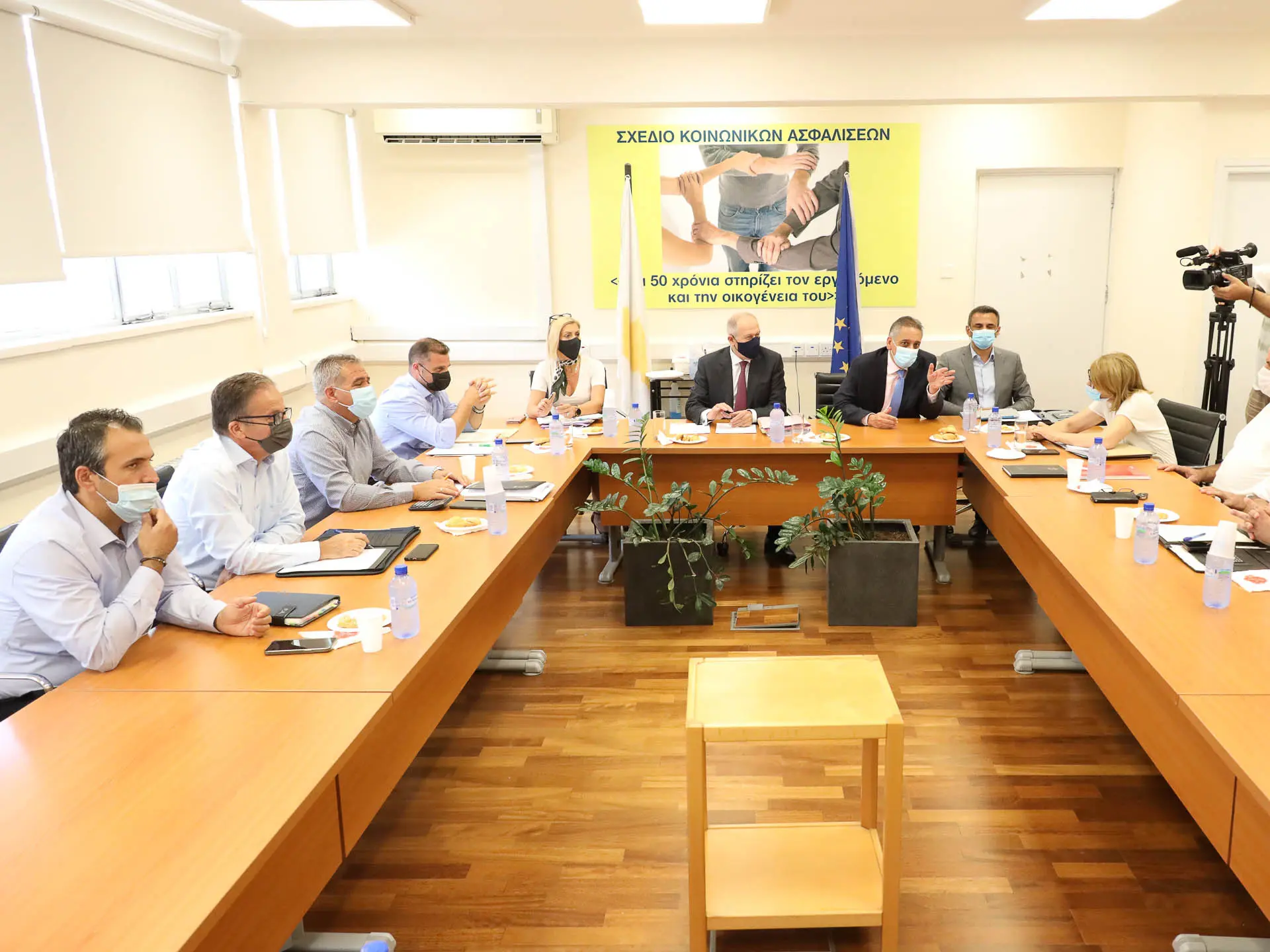 Ξανά σήμερα στο τραπέζι του διαλόγου για τον κατώτατο