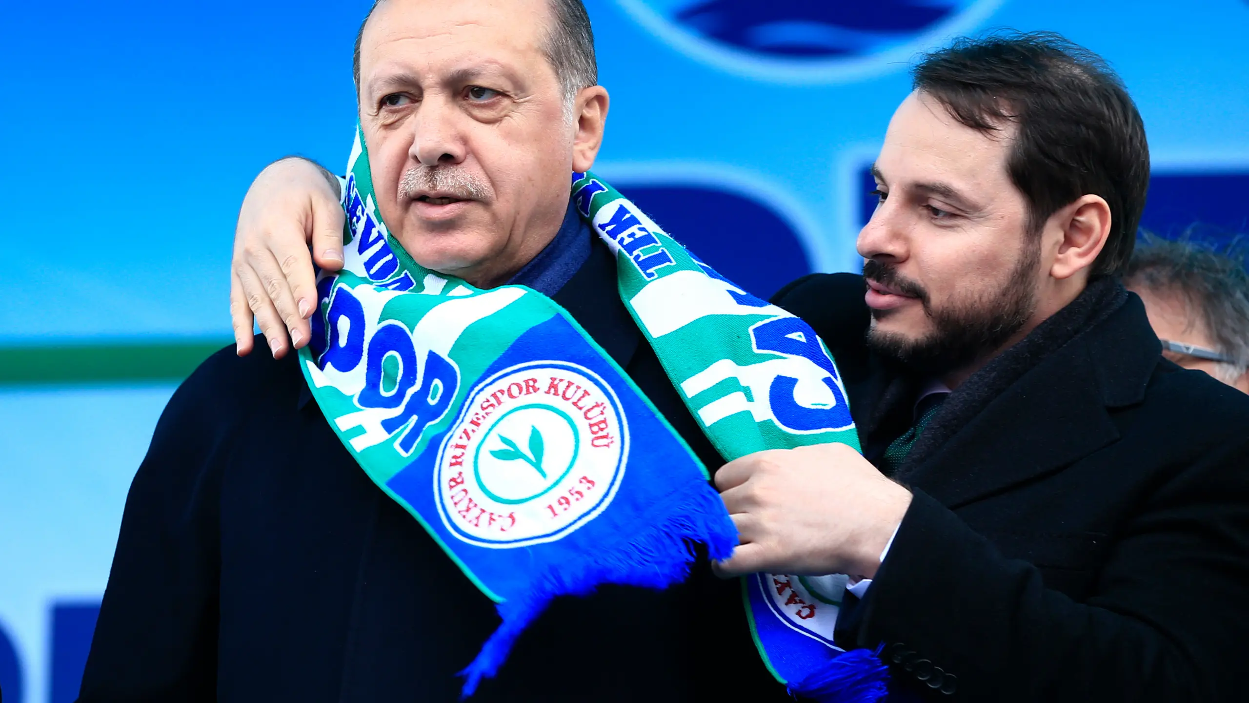 Η παραίτηση Αλμπαϊράκ ανακουφίζει την τουρκική λίρα