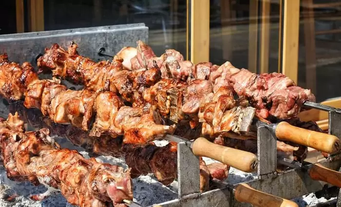 Στο ναδίρ η κίνηση σε ταβέρνες και κέντρα διασκέδασης το Πάσχα