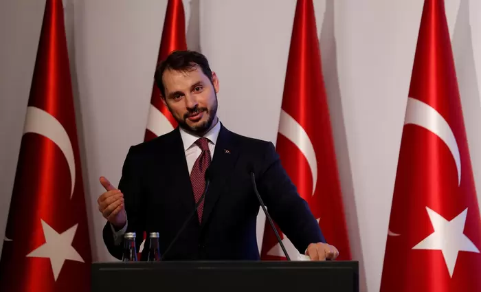 Καθαρίζουν το 