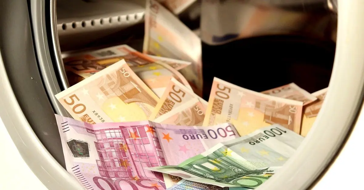 Σφυρίζουμε αδιάφορα για Οδηγία περί ξεπλύματος και τρομοκρατίας!