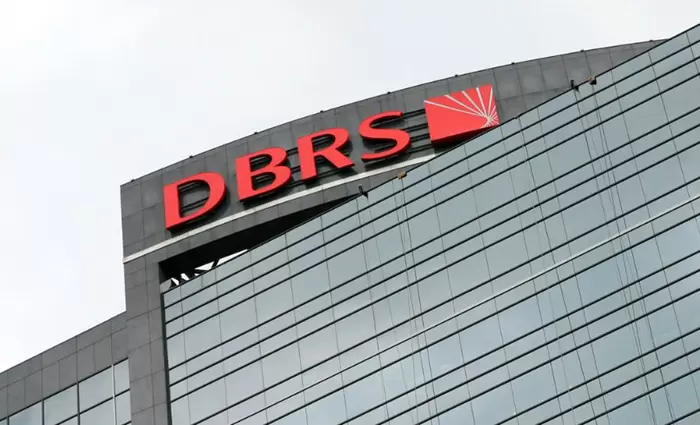 DBRS: Ανάπτυξη, πλεονάσματα και χρέος 