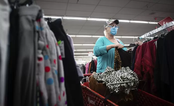 Μουδιασμένο το άνοιγμα της αγοράς