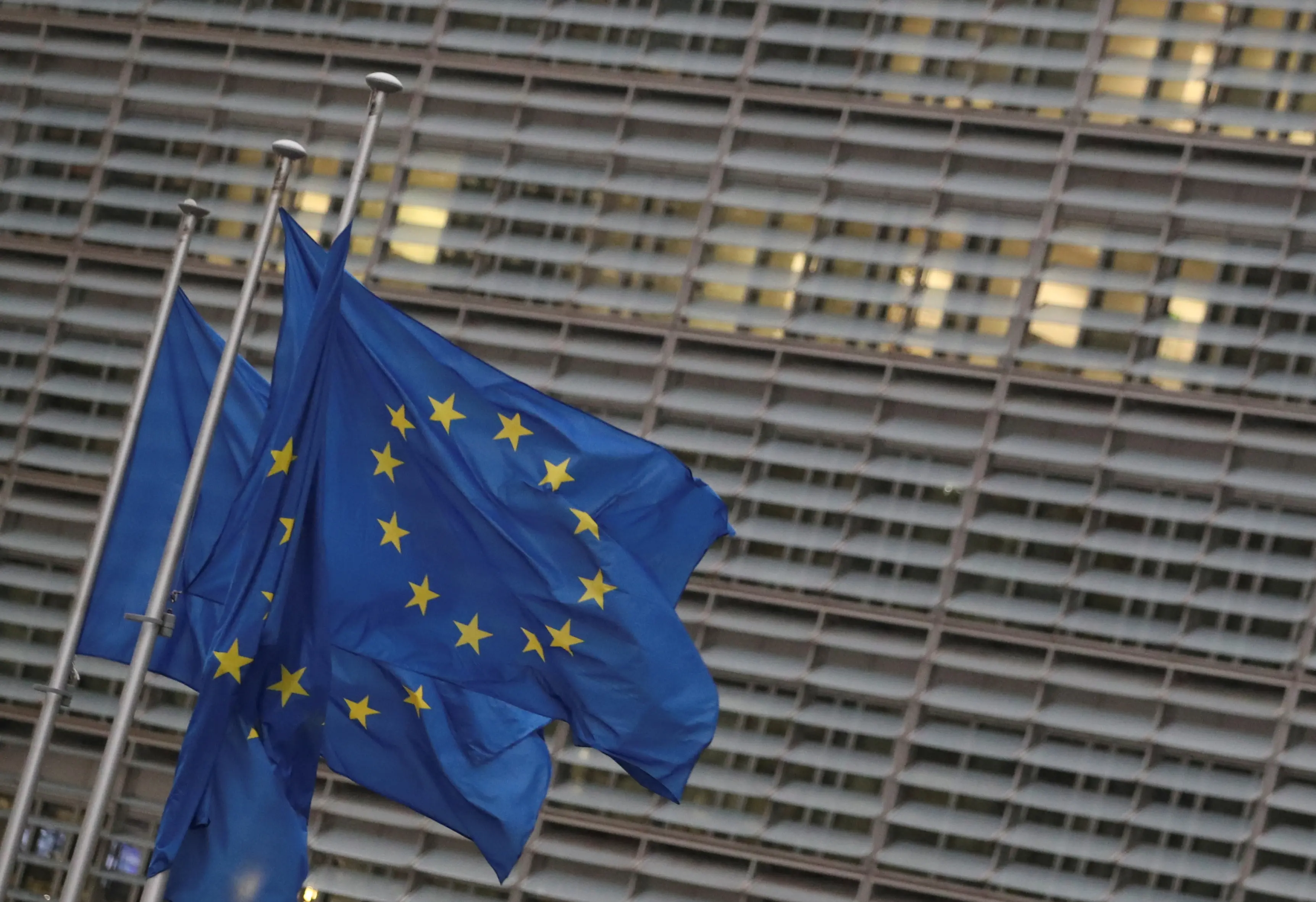 Reuters: H ΕΚΤ θα διοχευτεύσει μετρητά από βορρά προς νότο για να περιορίσει τα spread