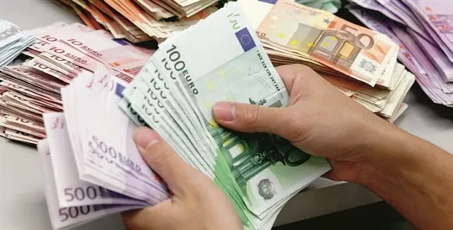 €480 εκατομμύρια πλεόνασμα στα ταμεία του κράτους