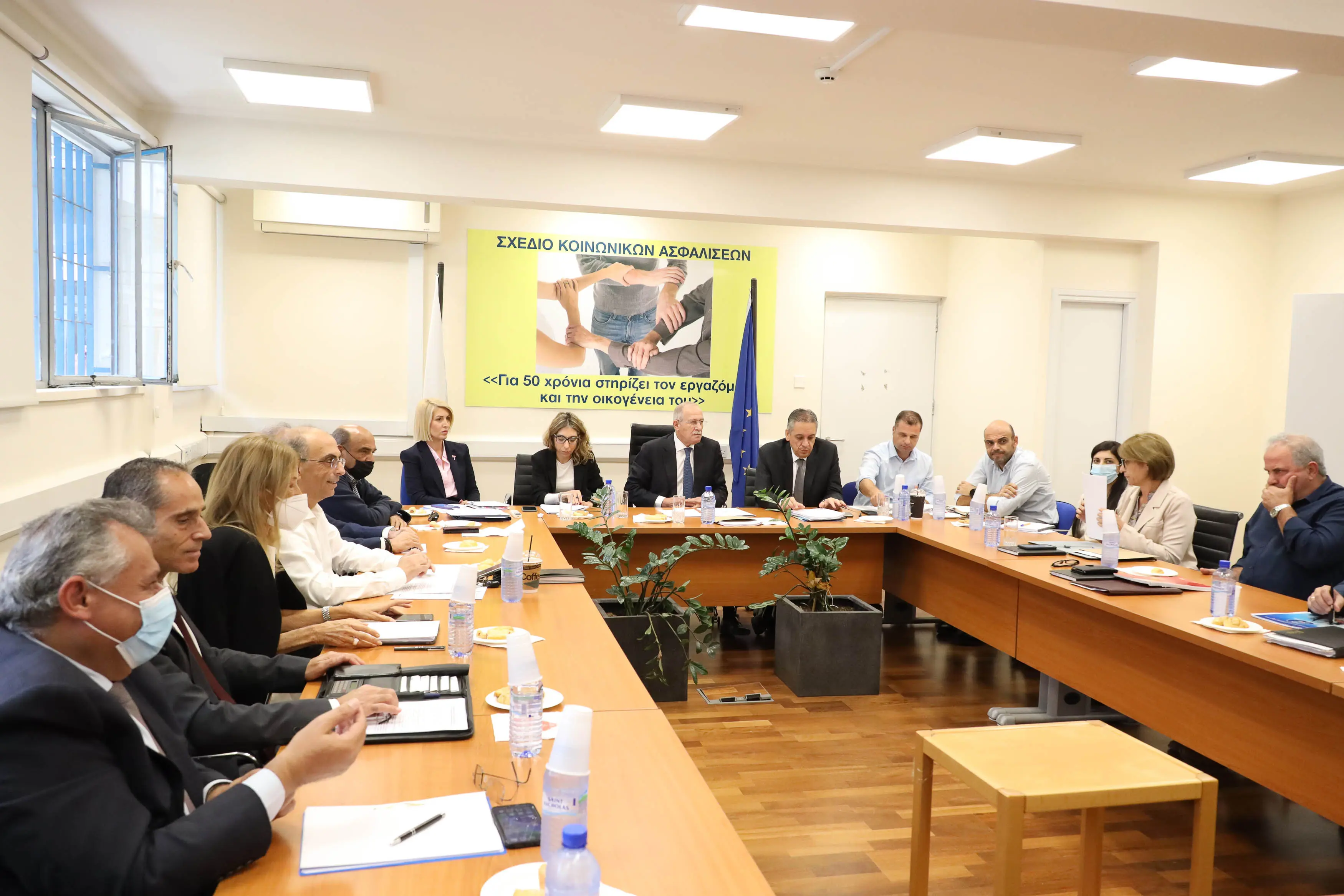 Το θέμα της ΑΤΑ συζητούν σήμερα Υπουργός Εργασίας και ΣΕΚ