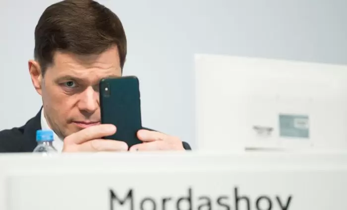 Τα «κόλπα» του ρώσου ολιγάρχη - Το 30% της TUI & η κυπριακή εταιρεία