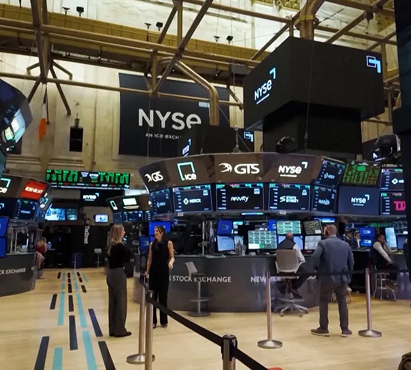 Μεικτά πρόσημα στη Wall Street με το βλέμμα στις εξελίξεις στη Μ. Ανατολή