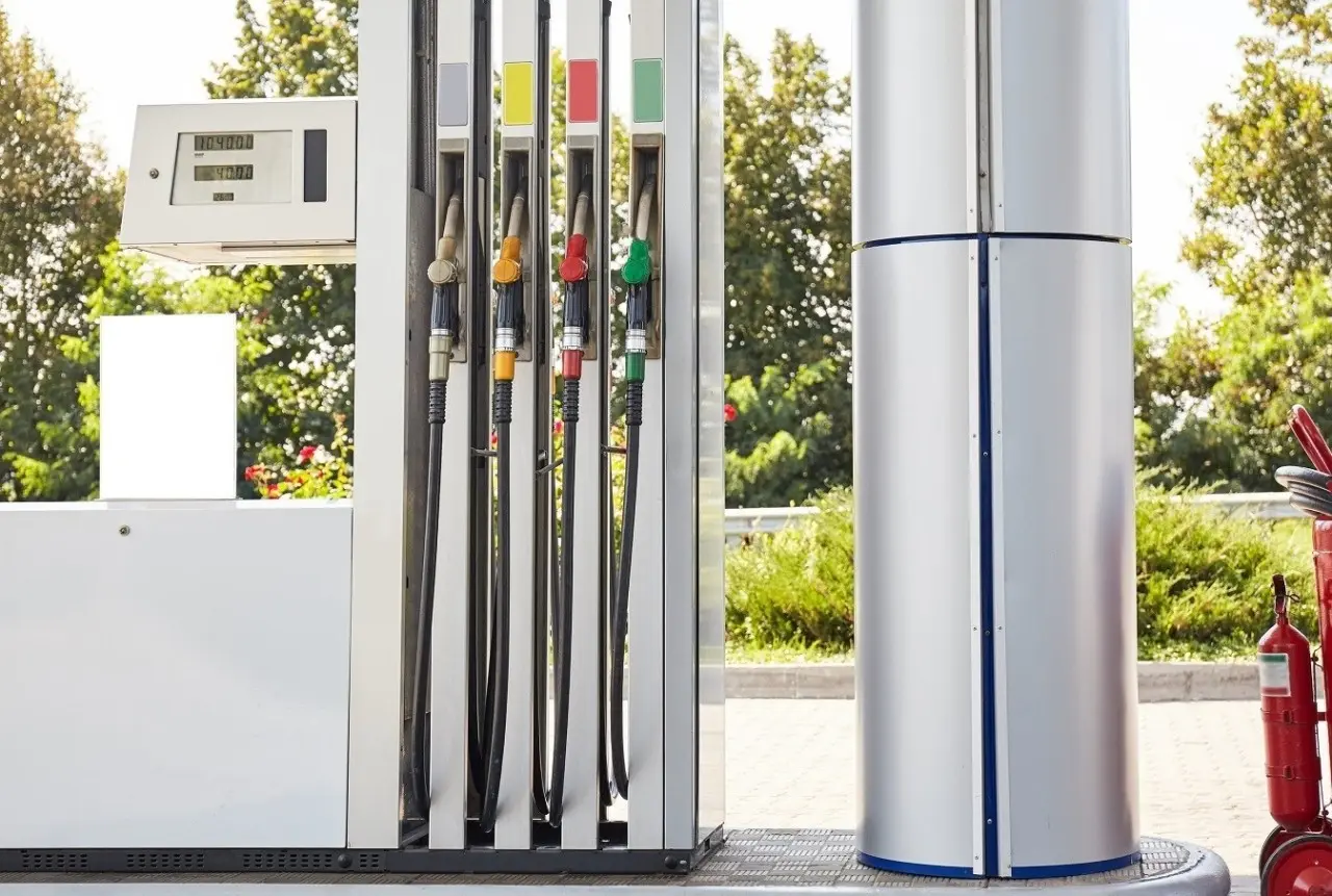 Βενζίνη: Ξεπέρασε τα $4,50 το γαλόνι στις ΗΠΑ - Πλησιάζει τα επίπεδα-ρεκόρ του 2022