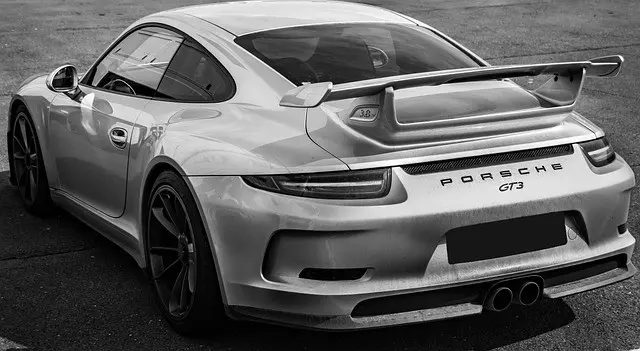 Porsche: Εξετάζει νέες περικόπες έως 4.000 θέσεων εργασίας στη Γερμανία