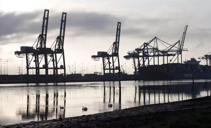 Μειωμένο κατά €769 εκατ. το έλλειμμα στο εμπορικό ισοζύγιο