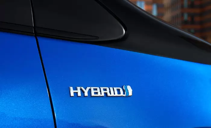 Toyota: Το 46% των πωλήσεων ήταν αυτοφορτιζόμενα υβριδικά ηλεκτρικά οχήματα
