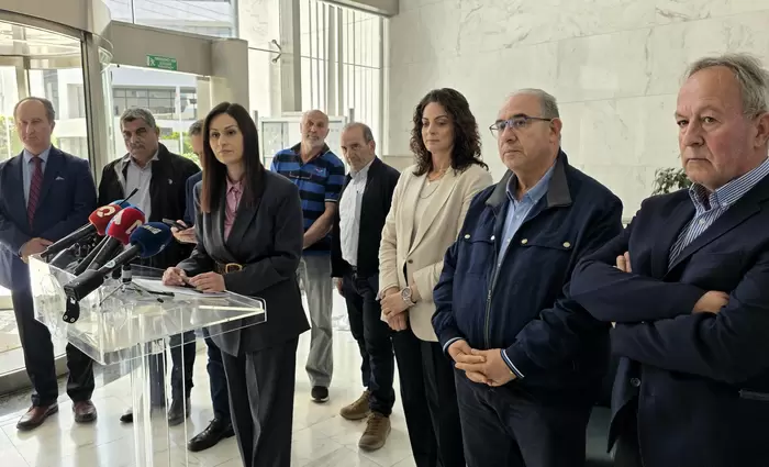 Πιο πολλές και πιο γρήγορα οι αποζημιώσεις για αφθώδη πυρετό - Έως €420 ανά αιγοπρόβατο και έως €2.500 ανά βοοειδές
