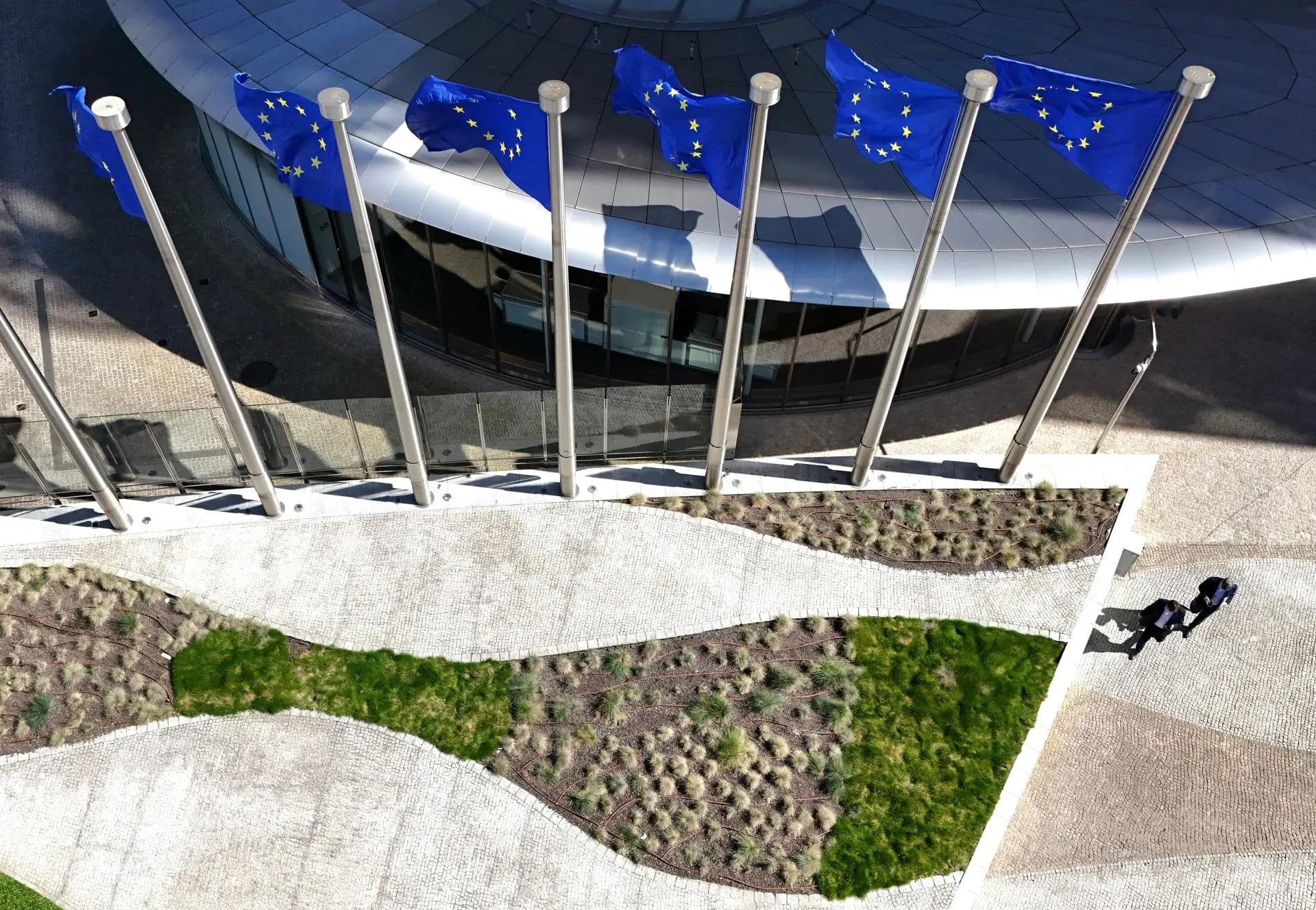 ΕΕ: Η κρίση στο Ιράν δεν δικαιολογεί ακόμη έκτακτα μέτρα για τον τουριστικό τομέα
