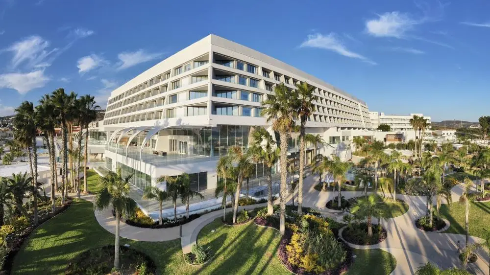 Εξαγορά της Parklane από την Invel Real Estate (ΦΩΤΟΣ)