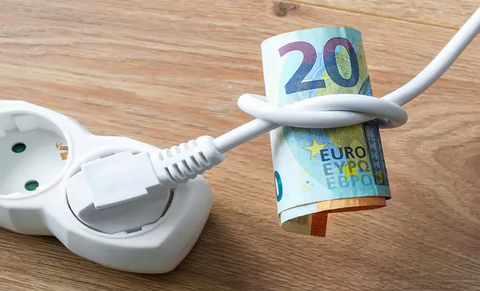 Στην «πρίζα» τα νοικοκυριά - Σχεδόν διπλάσιοι οι λογαριασμοί της ΑΗΚ