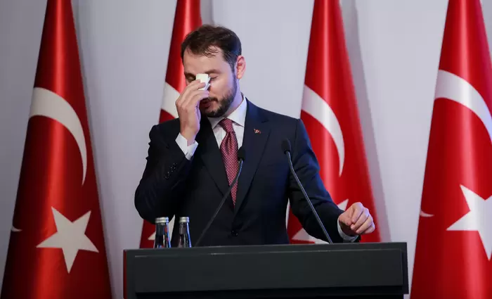 Economist: Οι οικονομικές επιλογές του Albayrak ήταν χειρότερες από την γραμματική του