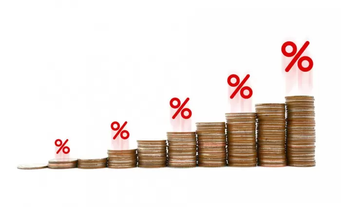 Ο προάγγελος αύξησης των επιτοκίων και τα υπερχρεωμένα νοικοκυριά και επιχειρήσεις