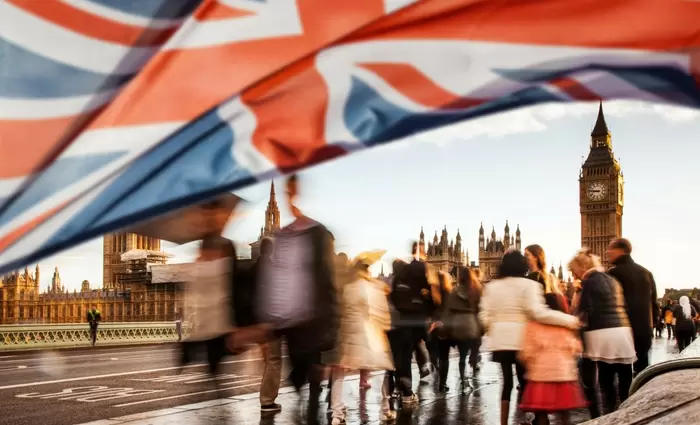 Ην. Βασίλειο: Πτώση για τον πληθωρισμό στο 3,2% τον Νοέμβριο - Ενισύονται τα σενάρια μείωσης επιτοκίων