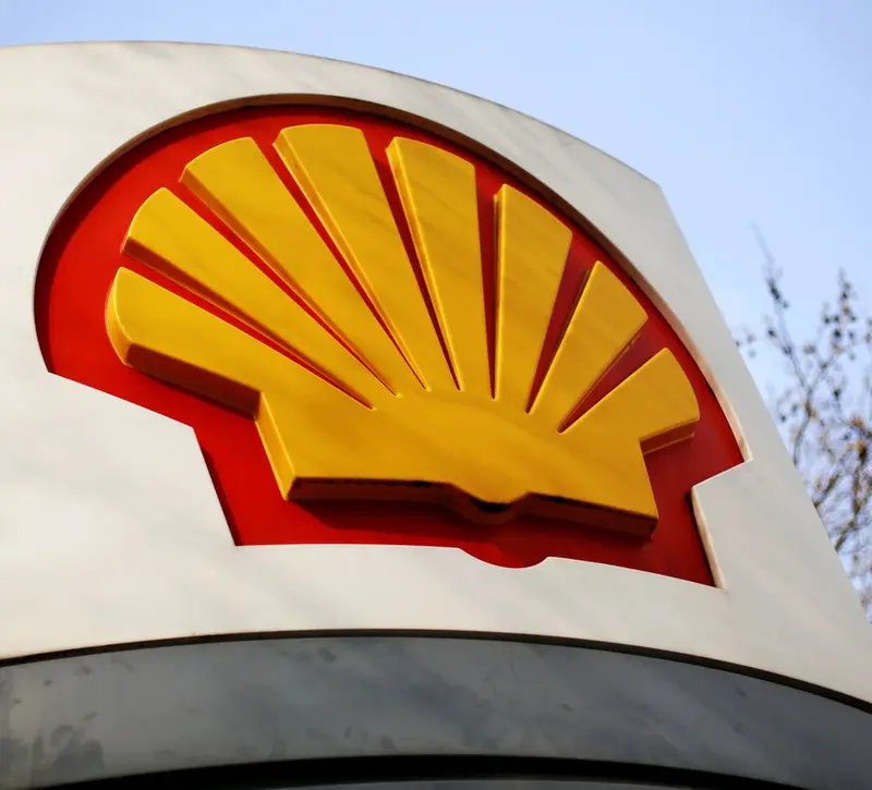 Shell: Το trading πετρελαίου απογειώνει τα έσοδα εν μέσω γεωπολιτικού σοκ λόγω Ιράν