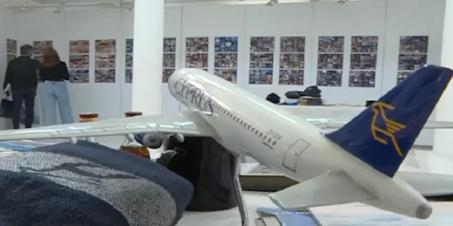 Αντάμωσαν οκτώ χρόνια μετά το κλείσιμο των κυπριακών αερογραμμών (vid)