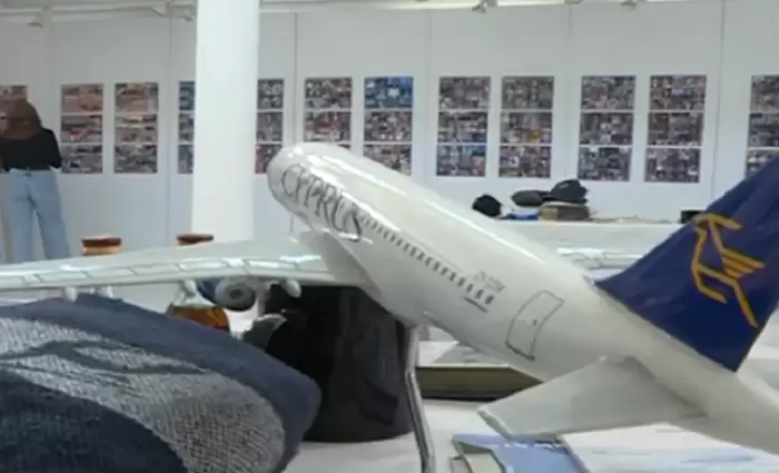 Αντάμωσαν οκτώ χρόνια μετά το κλείσιμο των κυπριακών αερογραμμών (vid)