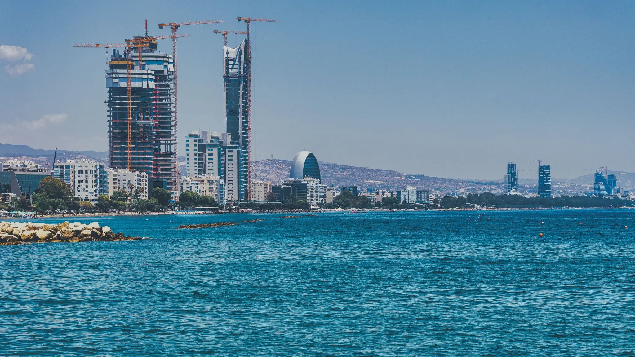 Το κυπριακό αναπτυξιακό μοντέλο καθιστά ευάλωτη την οικονομία