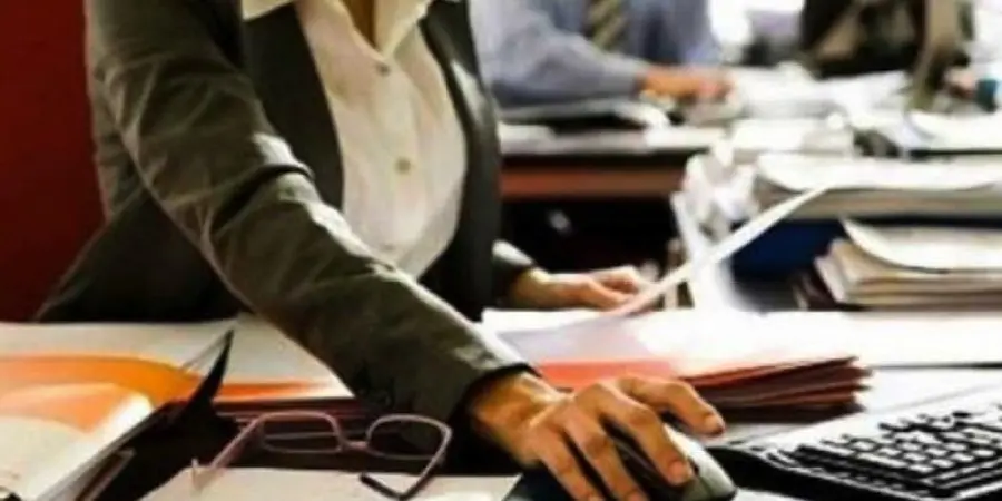 Κενές θέσεις στο Δημόσιο με μισθούς από €15.000 έως €76.741