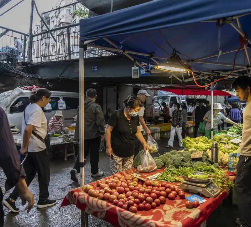 Κίνα: Αναζωπυρώθηκε ο πληθωρισμός στο 0,8% – Πιέσεις από ενέργεια, τρόφιμα και τσιπ