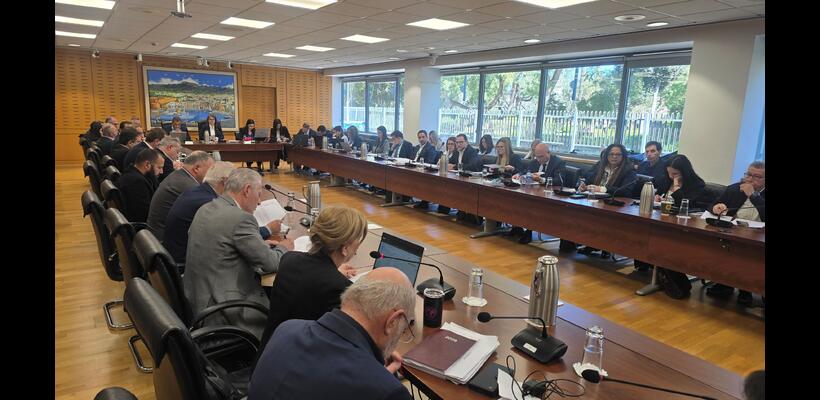 Ορατό το πάγωμα εκποιήσεων πρώτης κατοικίας - Τι εξετάζει η Βουλή και τι μελετά το ΥΠΟΙΚ