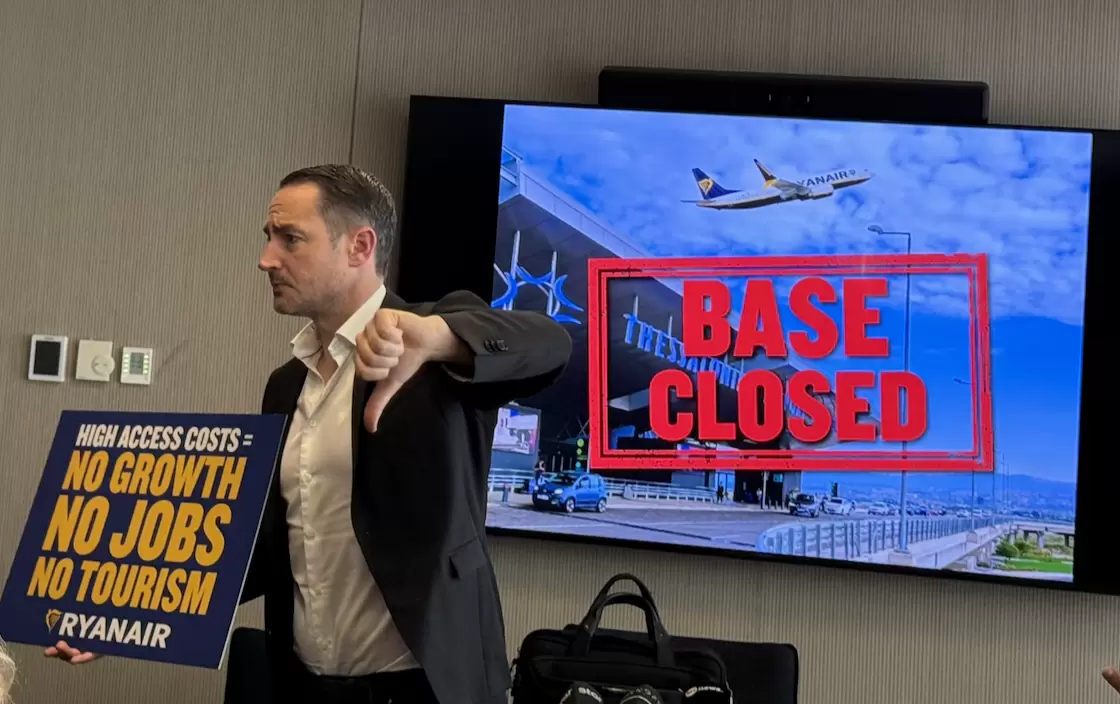 Ryanair: Κόβει 12 δρομολόγια στην Ελλάδα -τα 10 στη Θεσσαλονίκη- και ζητά «πάγωμα» χρεώσεων