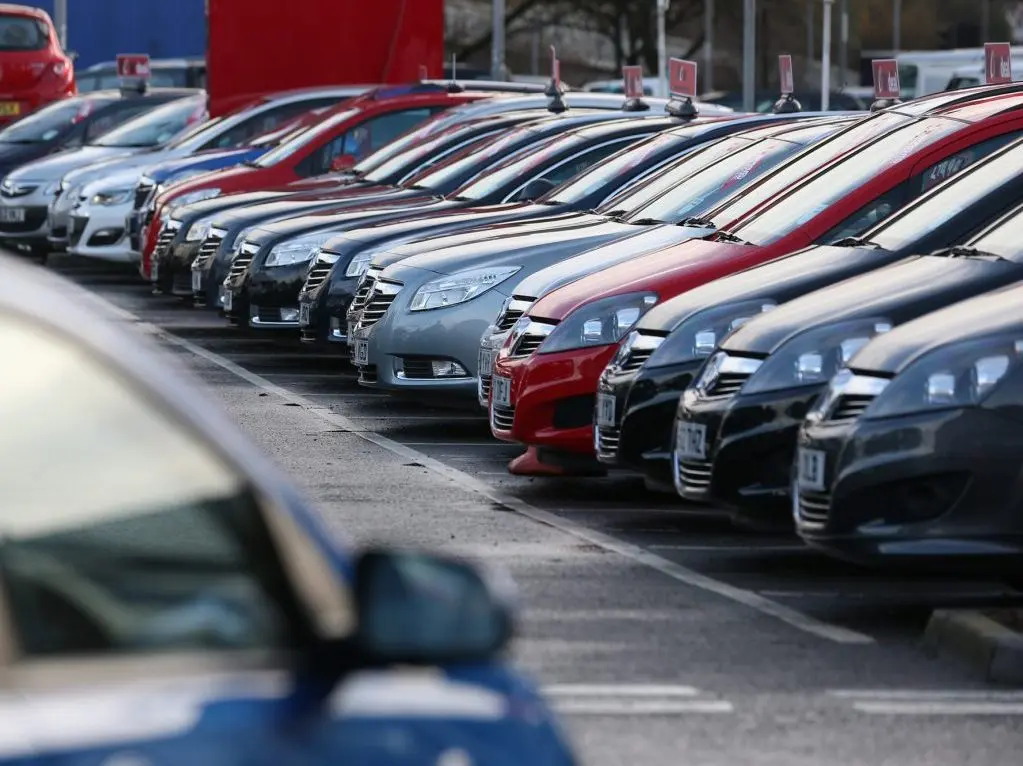 Κίνα: Γιατί οι Volkswagen, BMW και Mercedes σημειώνουν πτώση στις πωλήσεις