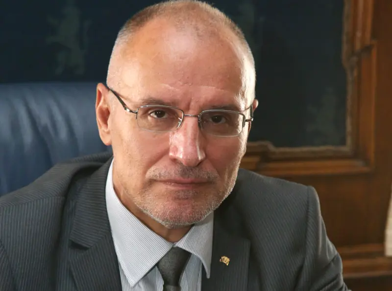 Ράντεφ (ΕΚΤ): Η κεντρική τράπεζα πρέπει να είναι έτοιμη να αυξήσει τα επιτόκια