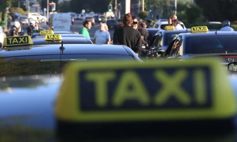 Τελεσίγραφο από τους οδηγούς αστικών ταξί - Προειδοποιούν με κινητοποιήσεις