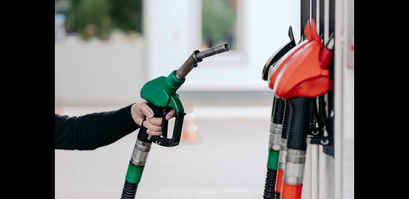 Κίνα: Συνεχίζεται η εφαρμογή των μέτρων ελέγχου στις τιμές της βενζίνης και του πετρελαίου