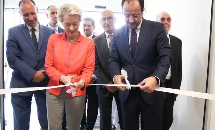 Χριστοδουλίδης - φον ντερ Λάιεν εγκαινίασαν τη νέα Μονάδα Αιμοκάθαρσης Πάφου