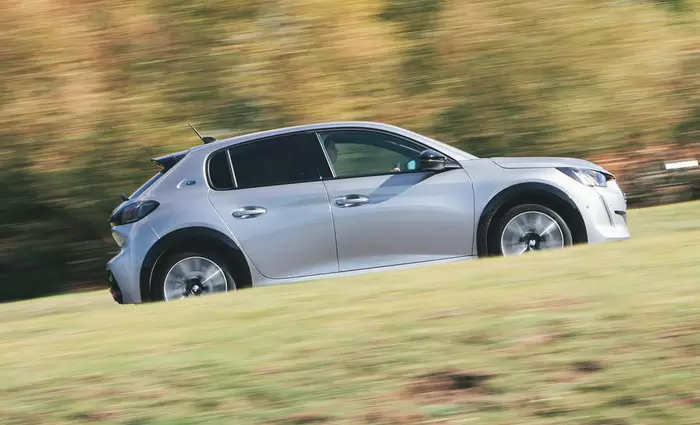 Ένα στα πέντε αυτοκίνητα που πωλούνται είναι ηλεκτρικά