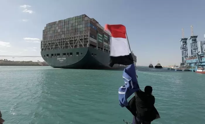 Εντυπωσιακά πλάνα από την «αποκόλληση» του Even Green στο Σουέζ (ΒΙΝΤΕΟ)