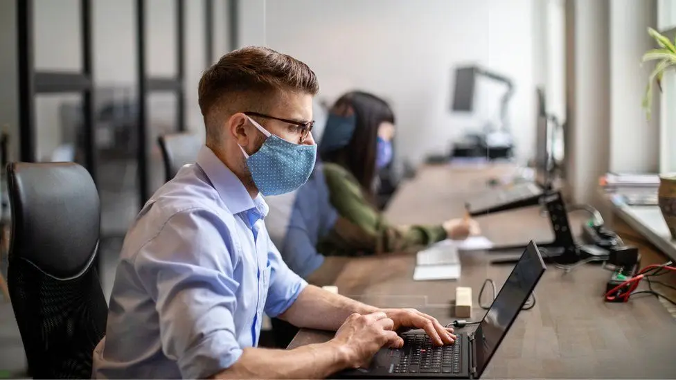 Επεκτείνονται οι δοκιμές για 4ήμερη εργασία