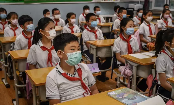 Γιατί η Κίνα απαγόρευσε τις γραπτές εξετάσεις των μαθητών του Δημοτικού