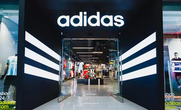 Λουκέτο στα καταστήματα της στην Ευρώπη βάζει η Adidas
