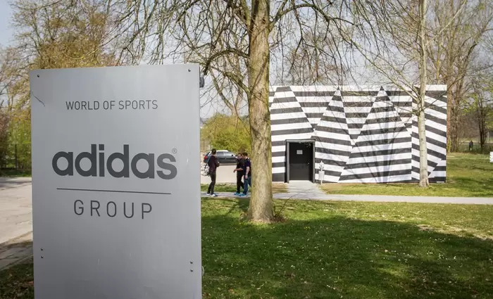 O CEO που έδωσε σε 60.000 υπαλλήλους τον αριθμό του κινητού του και έβαλε… γκολ