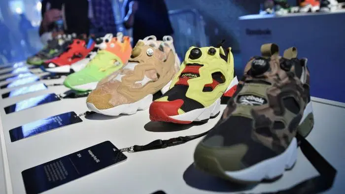 Για πόσα δισεκατομμύρια ευρώ πουλάει η Adidas την Reebok