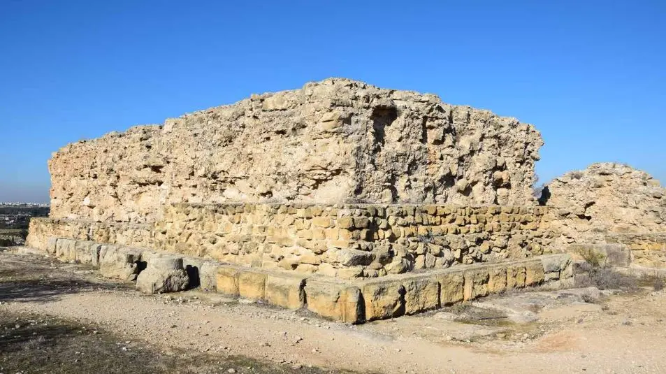 Ο Δήμος Αγλαντζιάς συντονίζει την ανάδειξη του Κάστρου Λα Κάβα στον Άρωνα